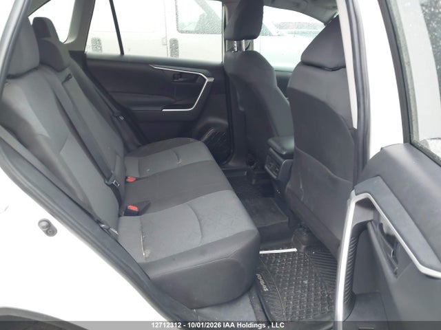 2T3B1RFV4RC484813 Toyota RAV4 LE