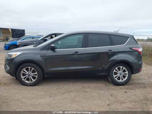 2017 Ford Escape Se მანქანა იყიდება აუქციონზე, vin: 1FMCU0GD2HUE98731, აუქციონის ნომერი: 12712359