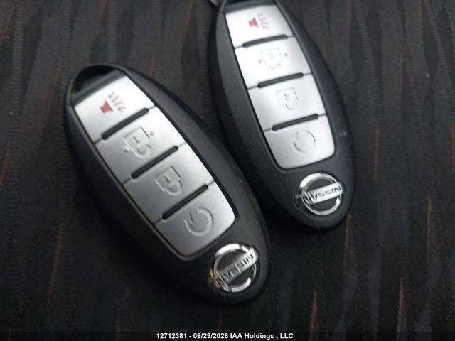 12712381 :رقم المزاد ، 5N1AT2MV4HC870093 vin ، 2017 Nissan Rogue S/sl Platinum/sv مزاد بيع