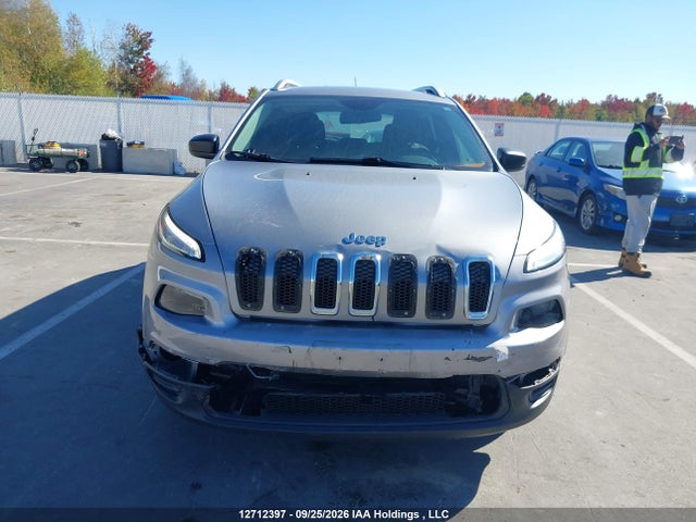 1C4PJMAB6GW335757 Jeep Cherokee Sport