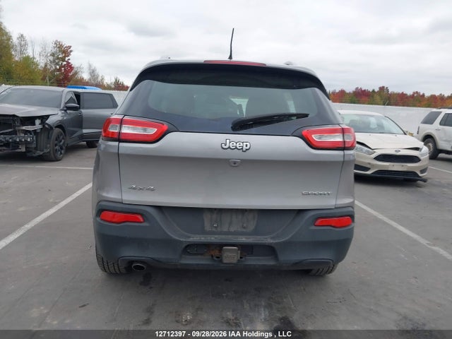 1C4PJMAB6GW335757 Jeep Cherokee Sport