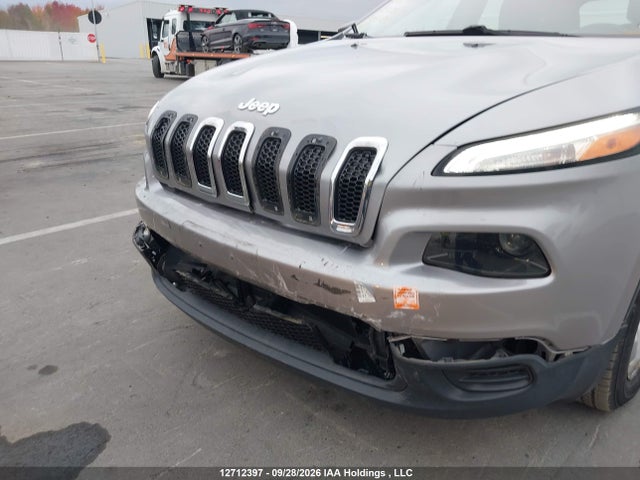 1C4PJMAB6GW335757 Jeep Cherokee Sport