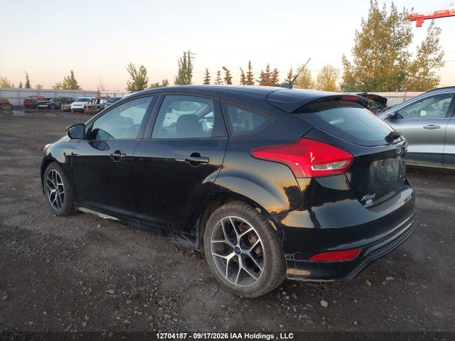 Ford FOCUS SE 2018 1FADP3K26JL306087 Image 3