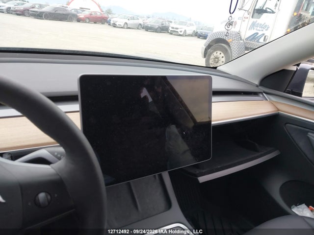 Tesla Model Y 2023 7SAYGDEE3PF771643 Image 14