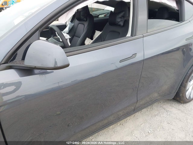 Tesla Model Y 2023 7SAYGDEE3PF771643 Image 9