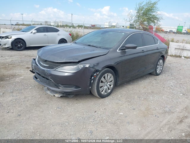 Chrysler 200 LX 2015 1C3CCCFB3FN549805 Image 2
