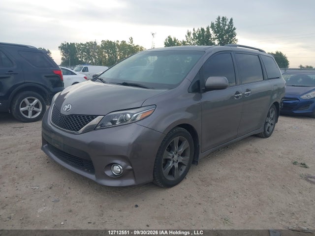 12712551 :رقم المزاد ، 5TDXK3DC5GS756669 vin ، 2016 Toyota Sienna مزاد بيع