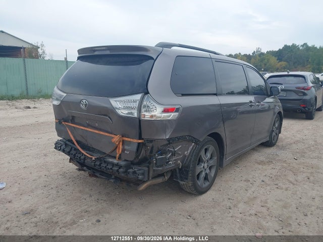 12712551 :رقم المزاد ، 5TDXK3DC5GS756669 vin ، 2016 Toyota Sienna مزاد بيع