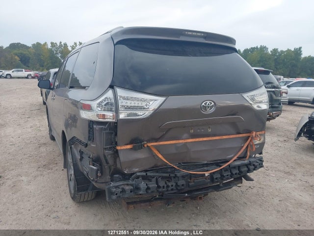 12712551 :رقم المزاد ، 5TDXK3DC5GS756669 vin ، 2016 Toyota Sienna مزاد بيع