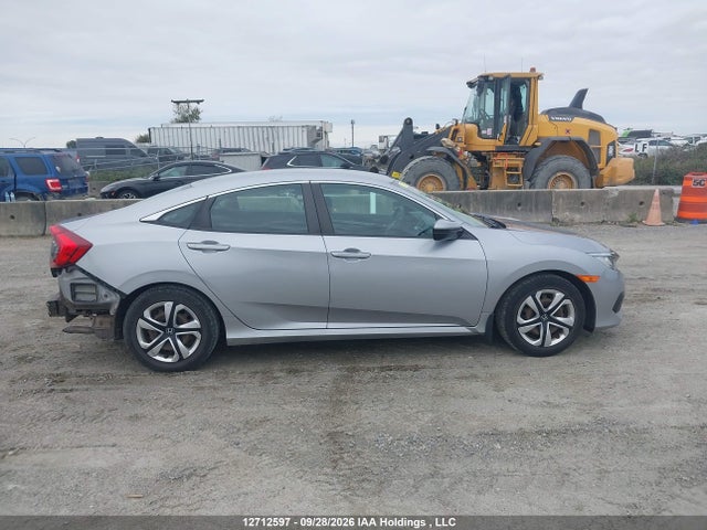 Продаж на аукціоні авто 2018 Honda Civic Lx, vin: 2HGFC2F5XJH019279, номер лоту: 12712597
