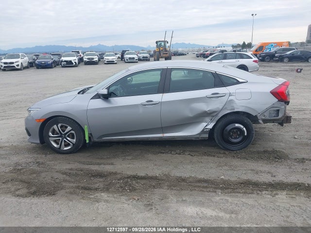 Продаж на аукціоні авто 2018 Honda Civic Lx, vin: 2HGFC2F5XJH019279, номер лоту: 12712597