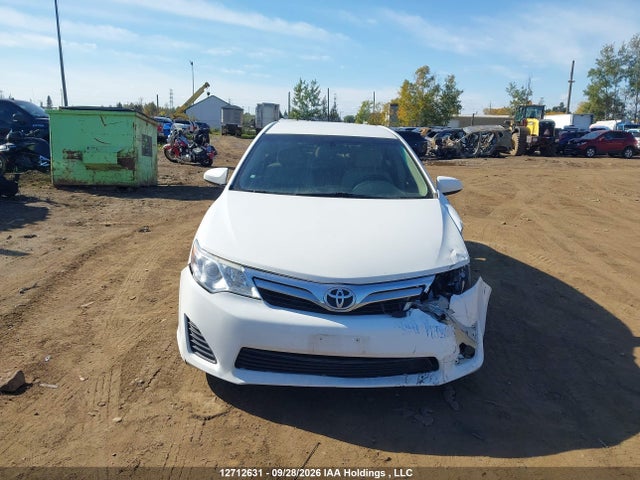 12712631 :رقم المزاد ، 4T1BF1FK1EU313575 vin ، 2014 Toyota Camry Le مزاد بيع