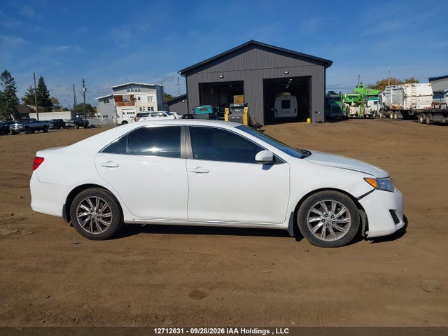 12712631 :رقم المزاد ، 4T1BF1FK1EU313575 vin ، 2014 Toyota Camry Le مزاد بيع