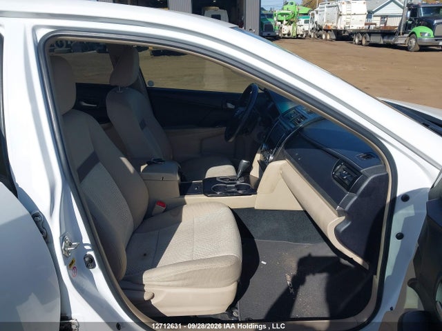 12712631 :رقم المزاد ، 4T1BF1FK1EU313575 vin ، 2014 Toyota Camry Le مزاد بيع