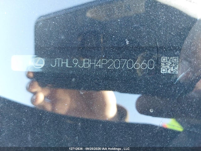 Lexus UX 250H 2023 JTHL9JBH4P2070660 Image 18