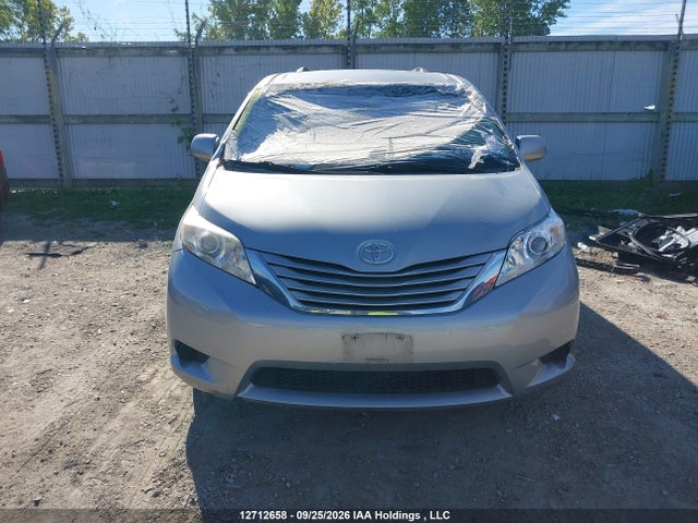 Продаж на аукціоні авто 2015 Toyota Sienna Le 8 Passenger, vin: 5TDKK3DC0FS616280, номер лоту: 12712658