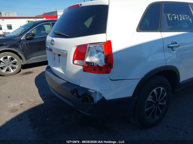 2011 Kia Sorento მანქანა იყიდება აუქციონზე, vin: 5XYKT3A19BG161873, აუქციონის ნომერი: 12712674