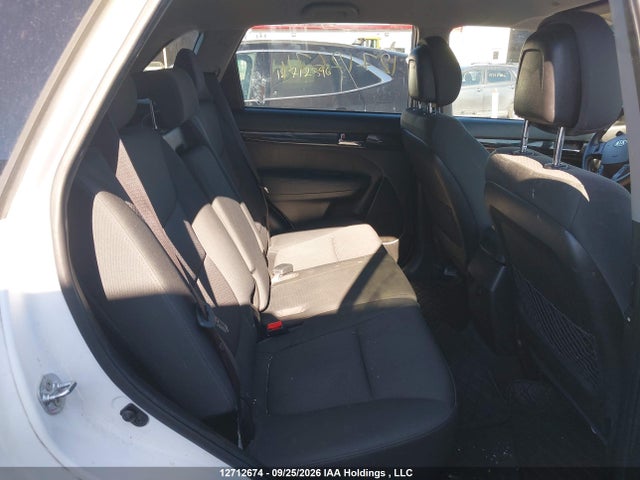 2011 Kia Sorento მანქანა იყიდება აუქციონზე, vin: 5XYKT3A19BG161873, აუქციონის ნომერი: 12712674