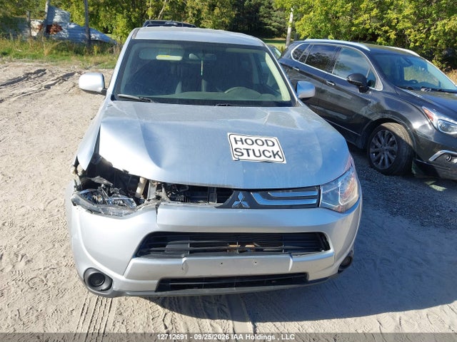 JA4AZ2A35EZ602601 Mitsubishi Outlander