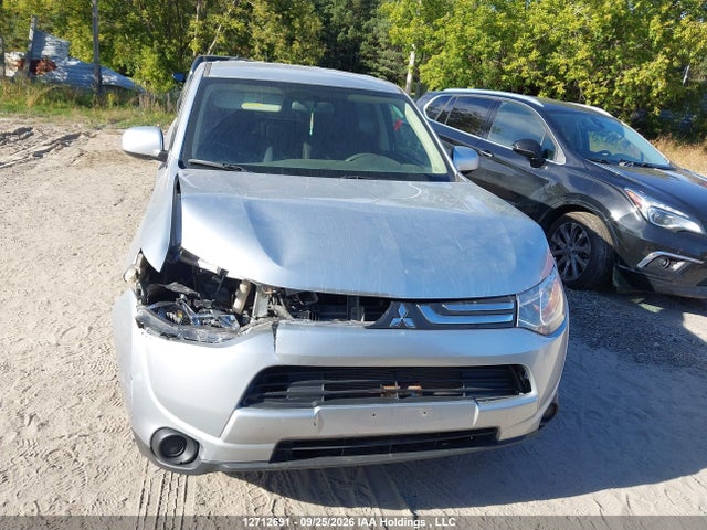 JA4AZ2A35EZ602601 Mitsubishi Outlander
