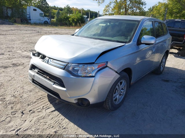 JA4AZ2A35EZ602601 Mitsubishi Outlander