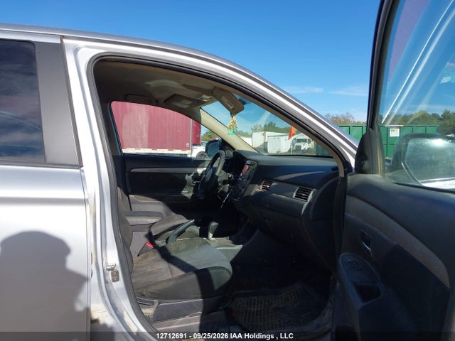 JA4AZ2A35EZ602601 Mitsubishi Outlander