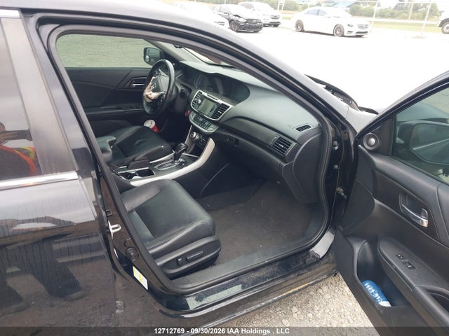 Продаж на аукціоні авто 2015 Honda Accord Touring, vin: 1HGCR2F96FA810743, номер лоту: 12712769