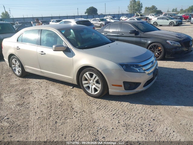 12712792 :رقم المزاد ، 3FAHP0HA5AR250823 vin ، 2010 Ford Fusion Se مزاد بيع