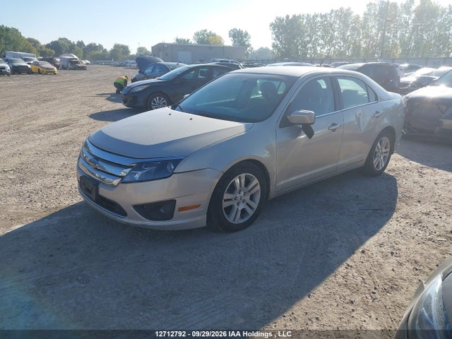 12712792 :رقم المزاد ، 3FAHP0HA5AR250823 vin ، 2010 Ford Fusion Se مزاد بيع
