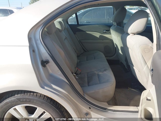 12712792 :رقم المزاد ، 3FAHP0HA5AR250823 vin ، 2010 Ford Fusion Se مزاد بيع