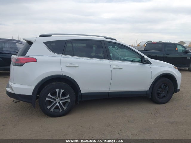 2T3BFREV2HW564837 Toyota RAV4 LE