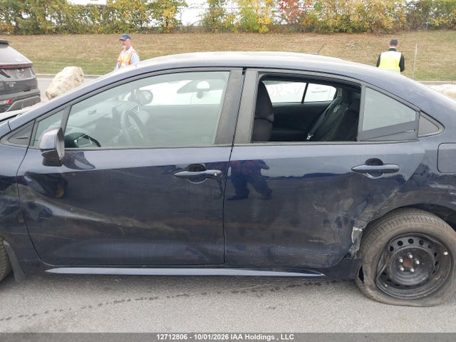 Toyota COROLLA LE 2022 5YFBPMBE4NP310038 Image 14