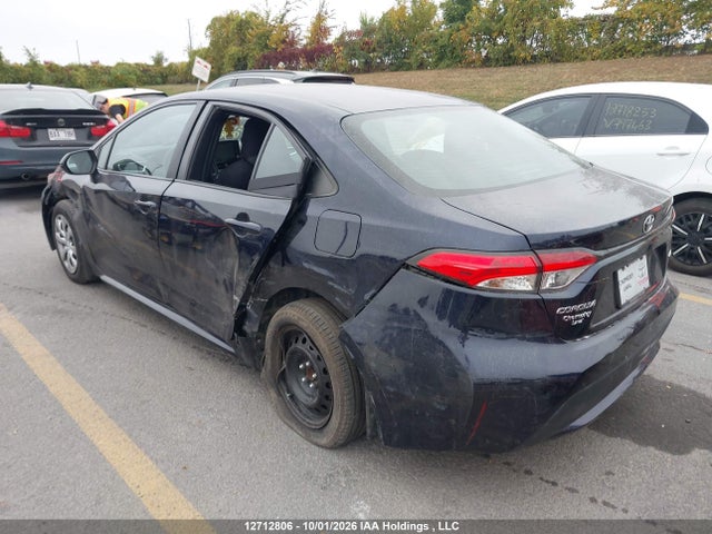 Toyota COROLLA LE 2022 5YFBPMBE4NP310038 Image 3