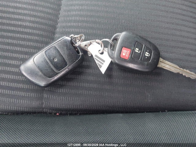 Toyota RAV4 LE 2016 2T3BFREV9GW483624 Image 11