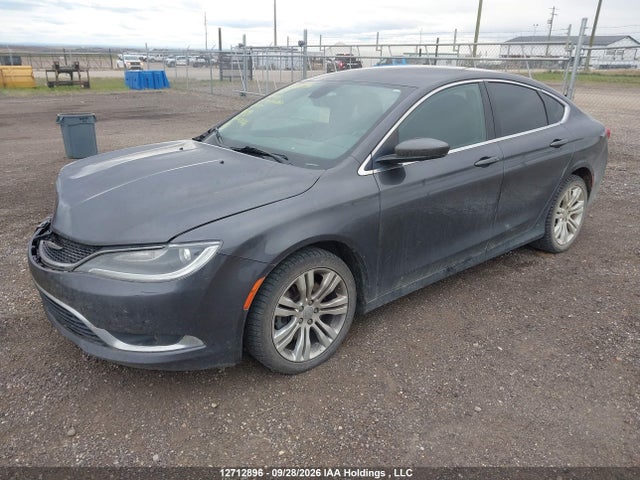 Chrysler 200 Limited 2015 1C3CCCAG9FN740468 Image 2