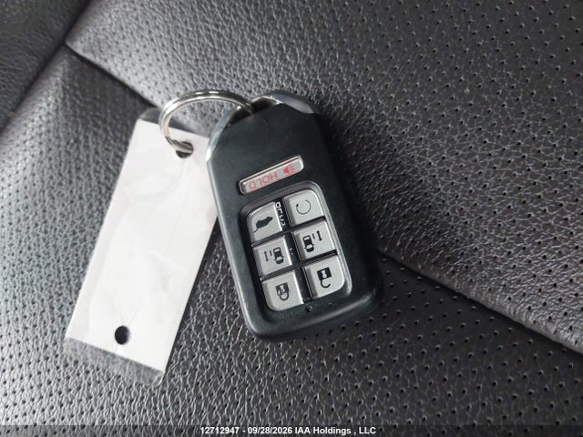 Honda Odyssey Touring 2018 5FNRL6H85JB500167 Image 10
