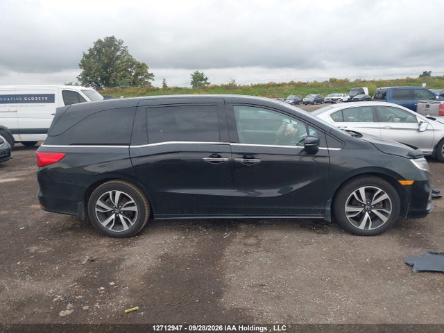Honda Odyssey Touring 2018 5FNRL6H85JB500167 Image 13