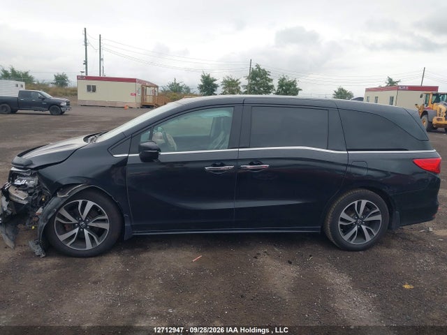 Honda Odyssey Touring 2018 5FNRL6H85JB500167 Image 14