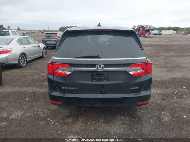 Honda Odyssey Touring 2018 5FNRL6H85JB500167 Image 16