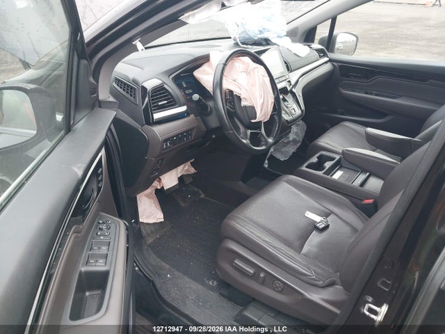 Honda Odyssey Touring 2018 5FNRL6H85JB500167 Image 19