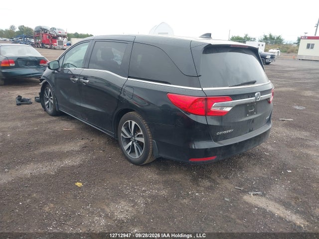 Honda Odyssey Touring 2018 5FNRL6H85JB500167 Image 3