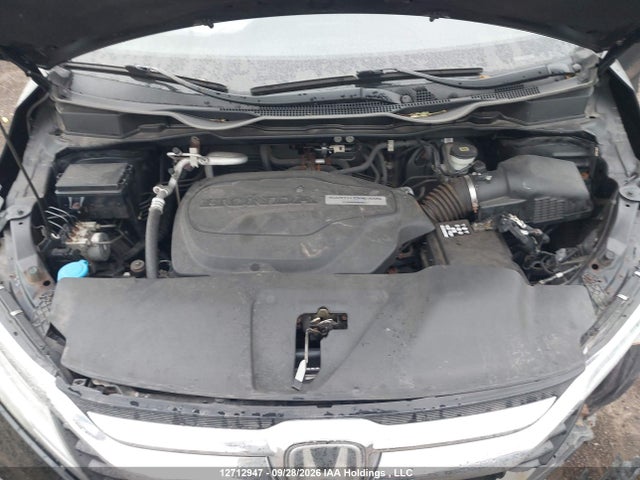 Honda Odyssey Touring 2018 5FNRL6H85JB500167 Image 9