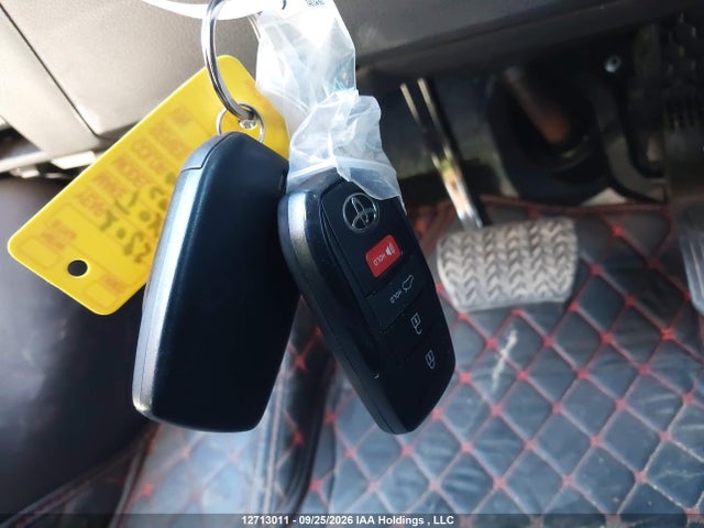 12713011 :رقم المزاد ، JTDBDMHE5P3007152 vin ، 2023 Toyota Corolla Hybrid Se مزاد بيع