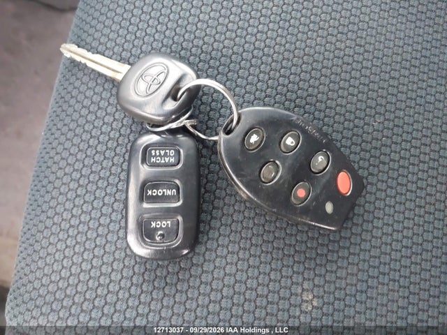 12713037 :رقم المزاد ، 2T1LR32E66C551352 vin ، 2006 Toyota Matrix Xr مزاد بيع