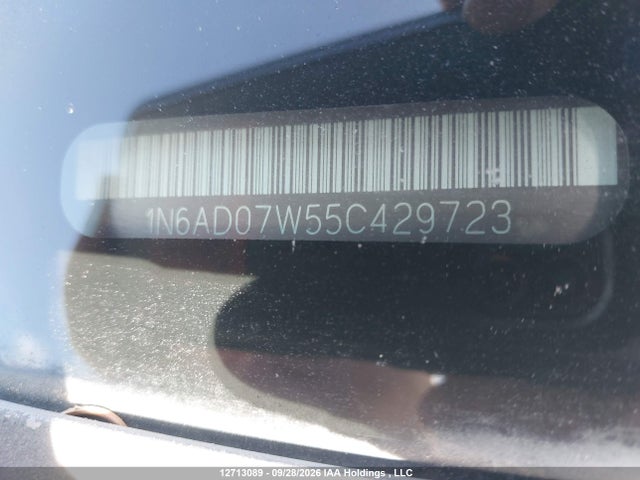 12713089 :رقم المزاد ، 1N6AD07W55C429723 vin ، 2005 Nissan Frontier Crew Cab Le/se/off Road مزاد بيع