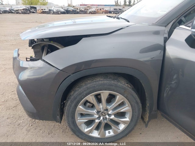 Toyota Highlander Limited 2022 5TDDZRBH0NS225893 Image 21