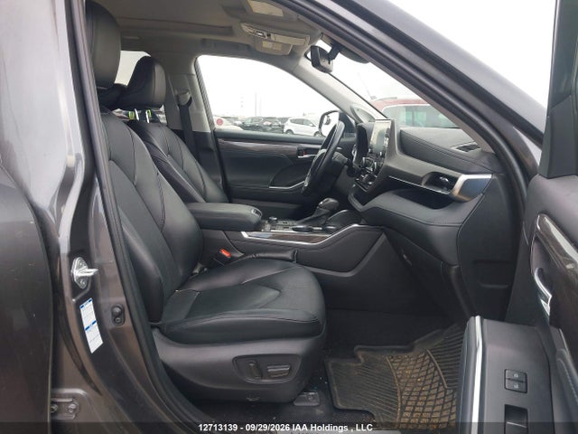 Toyota Highlander Limited 2022 5TDDZRBH0NS225893 Image 5