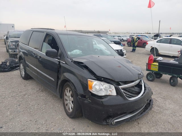 12713228 :رقم المزاد ، 2C4RC1BG7FR707593 vin ، 2015 Chrysler Town & Country Touring مزاد بيع