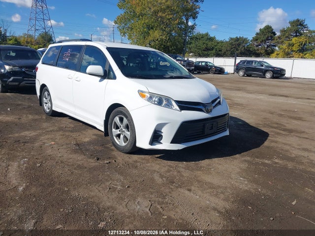 Auction sale of the 2018 Toyota Sienna Le 8-passenger, vin: 5TDKZ3DC1JS959085, lot number: 12713234