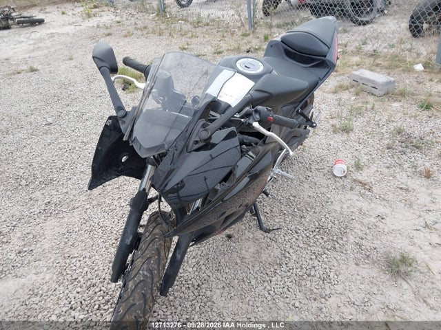 Yamaha YZFR3 2015 MH3RH06N3FK003153 Image 2
